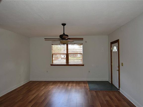 4th image of 7808 Stratford Blvd
