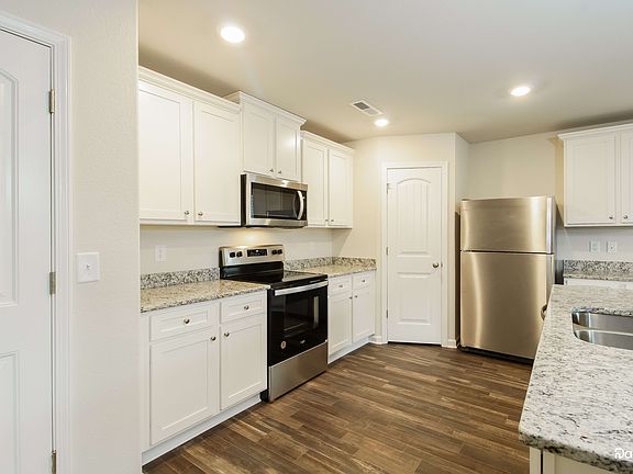 2nd image of 4612 Glencraig Ave