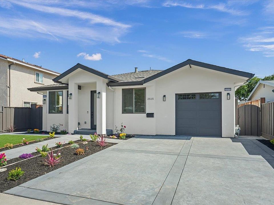 1st image of 2515 Crystal Dr