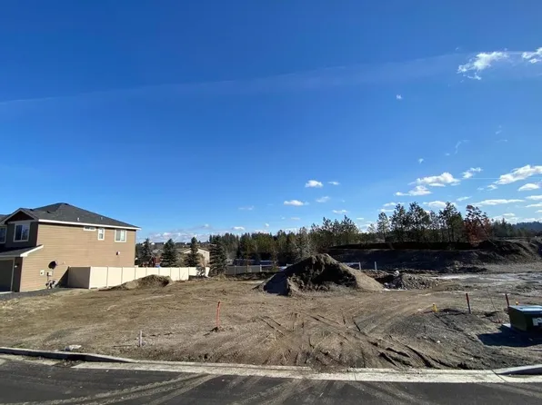 126 E Center Ln, Spokane, WA 99208