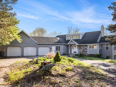 620 Twin Lakes Dr NE, Grand Rapids, MI, 49525