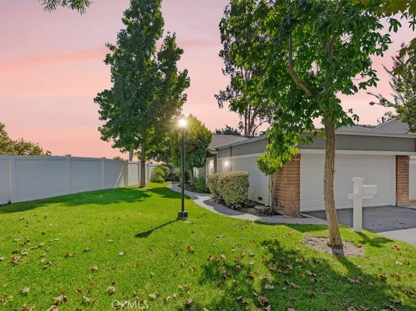 24992 Silverleaf Ln #54, Laguna Hills, CA 92653