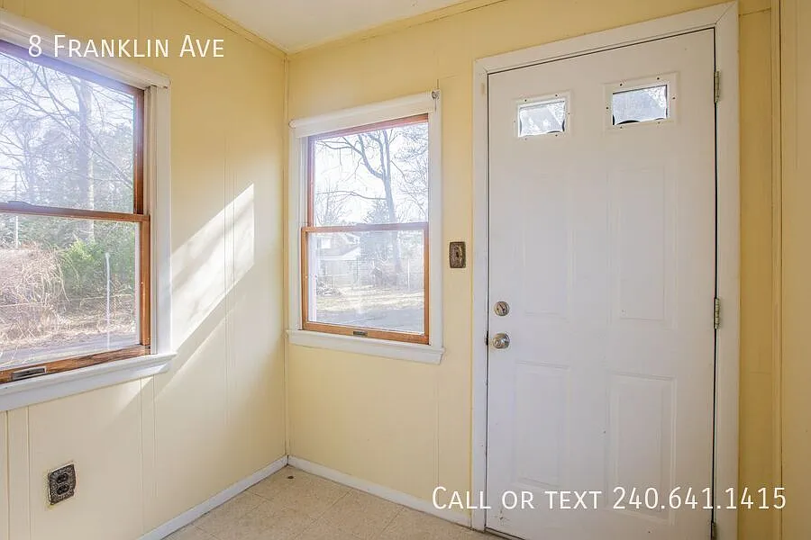 Charming 3 BR/2 BA Single-Family Home in Silver Spring! — Photo 4