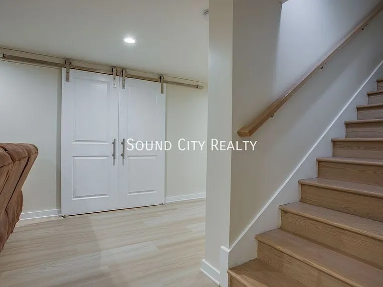 2929 Emery Dr — Photo 21