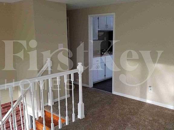 4th image of 29 N Walnut Ln