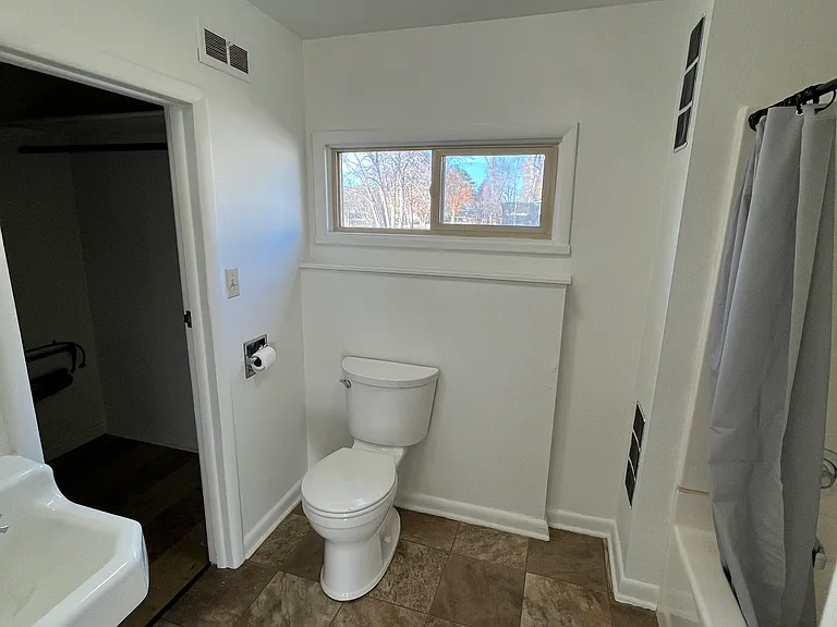 1166 S Sheridan Ave #B — Photo 5
