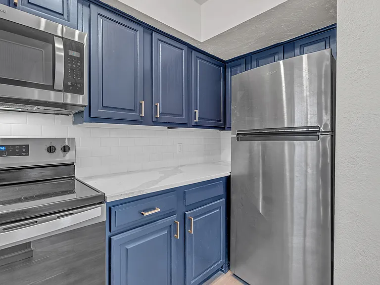 11560 N May Ave #205 — Photo 5