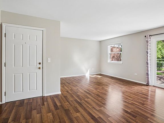 3rd image of 33 Ashburn Ct #B
