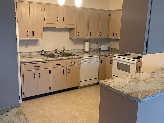 5th image of 3717 N Lynnwood Pl #1