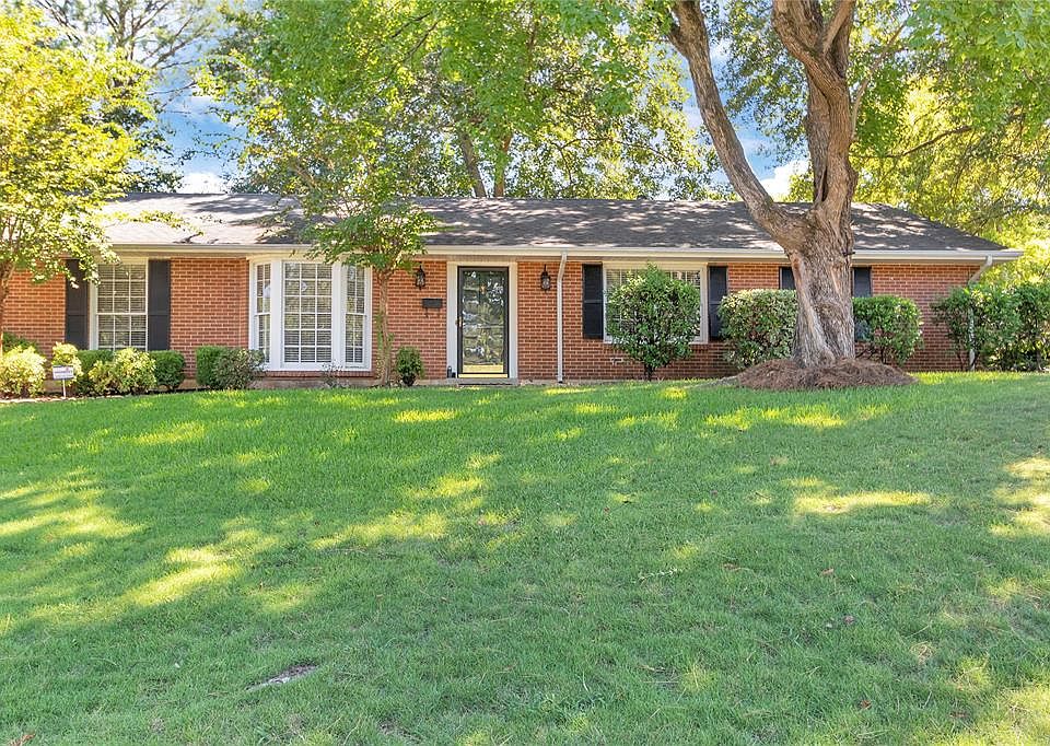 1st image of 563 Bellehurst Dr