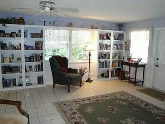 4th image of 1848 Circle Dr