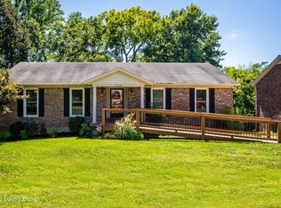 8106 Thornwood Rd, Louisville, KY 40220