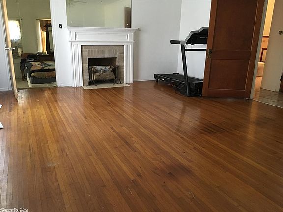 5th image of 919 W Altena Ave