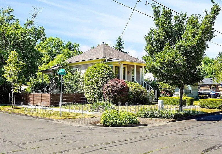 2185 Trade St SE — Photo 25