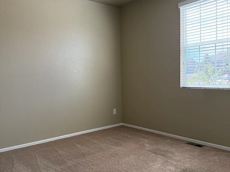 10266 Stagecoach Ave — Photo 8