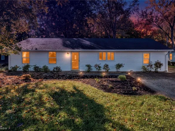 27107 Lynn Dr, Olmsted Township, OH 44138