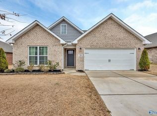 28 Sage Oak Dr, Decatur, AL 35603