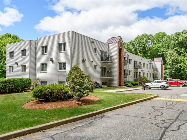 136 Central St APT C6, Hudson, MA 01749