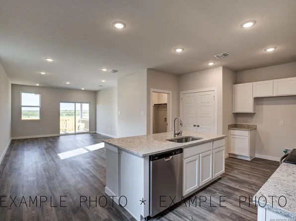 5515 Frederick Bluff, San Antonio, TX 78073