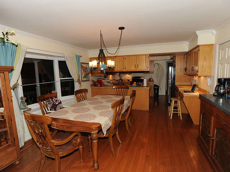 2788 Pinewood Dr — Photo 6