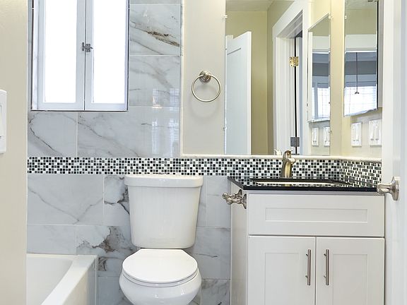 Ashbury12 Bath3 (1)