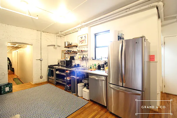 Rented by Grand & Co. | media 1