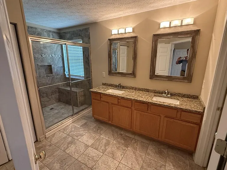 34 Winding Creek Ct — Photo 11