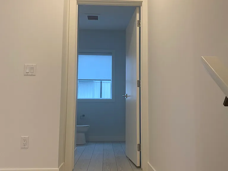 280 Chelsea Rd — Photo 41