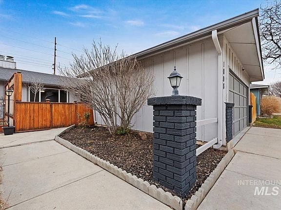4th image of 1008 W Crest Wood Dr