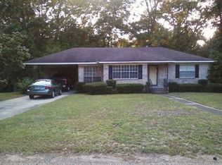 512 Hillside Dr, Chickasaw, AL 36611