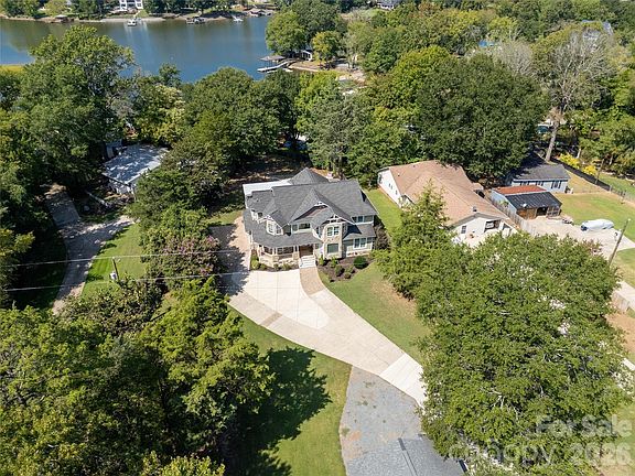 2nd image of 5555 Riverfront Rd