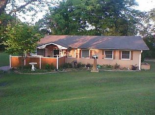 1917 E McKinnon St, New Brockton, AL 36351