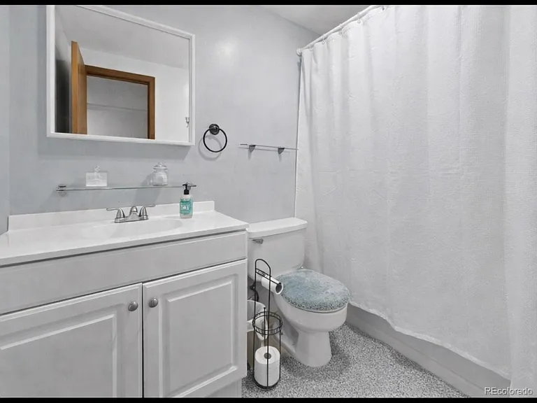 2306 S Troy St #A — Photo 16