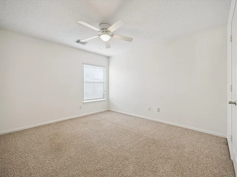 12831 Dove Point Ln — Photo 47