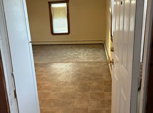 86-1 W Kickemuit Rd, Warren, RI 02885