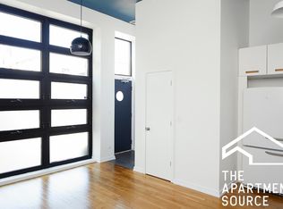 1221 W Gunnison St #1F, Chicago, IL 60640