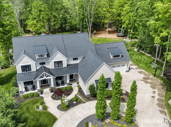 8069 Ella Terrace Ct, Rockford, MI 49341