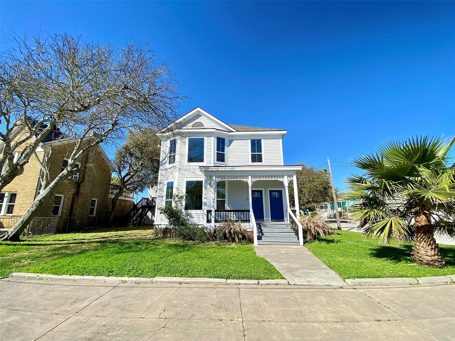 3 bed, 1.0 bath, 1174 sqft, $1,650 — Photo 1