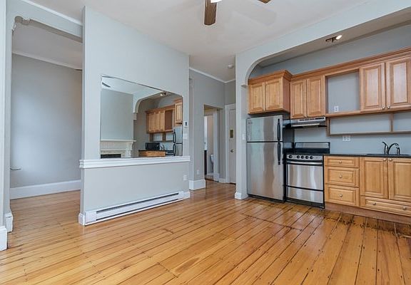 3rd image of 16 Cumberland St APT 3