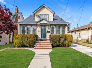 37 Huntington Ave, Lynbrook, NY 11563