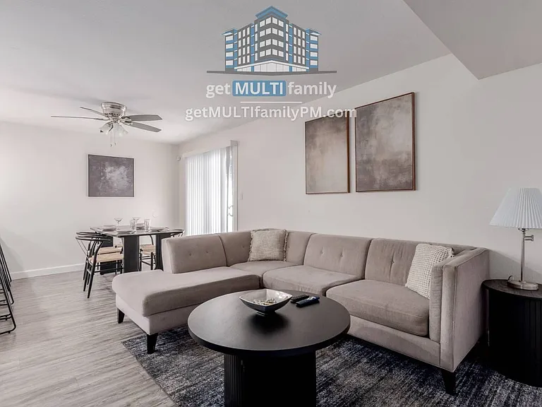 515 W Pebble Beach Dr #513 — Photo 1