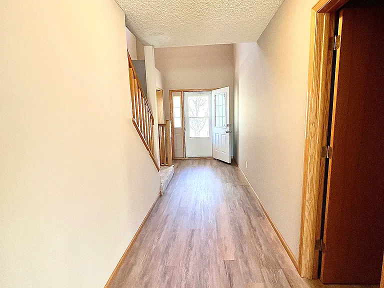 9010 Marsh Run St — Photo 16