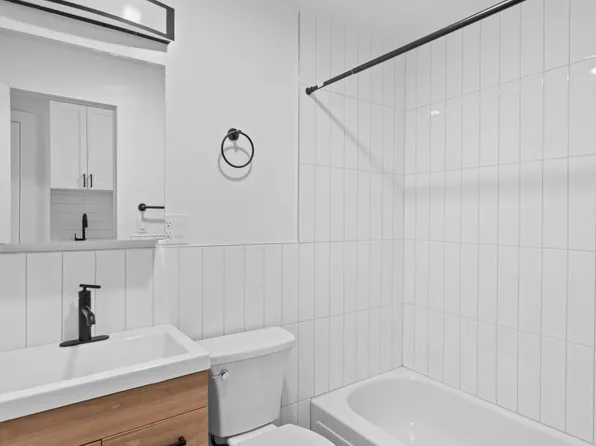 220 Madison Street image 13 of 13