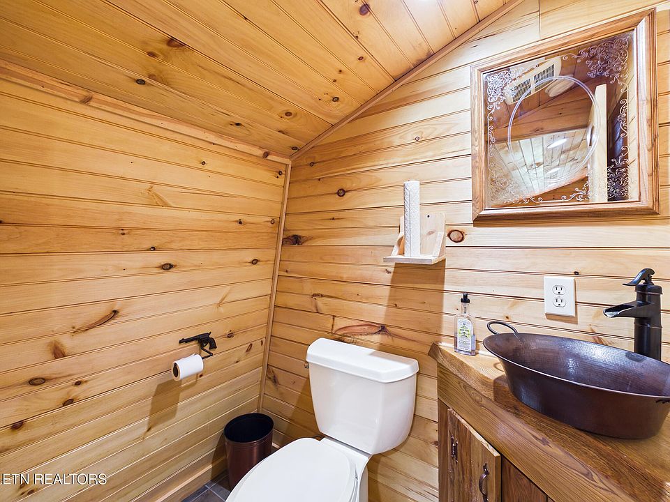 10th image of 113 Rivendell Ln