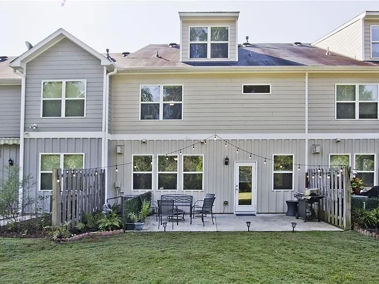 112 Davina Dr — Photo 34