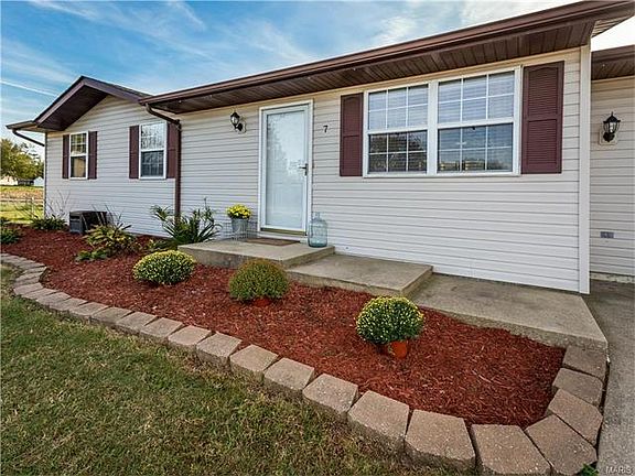 4th image of 7 Brase Ct