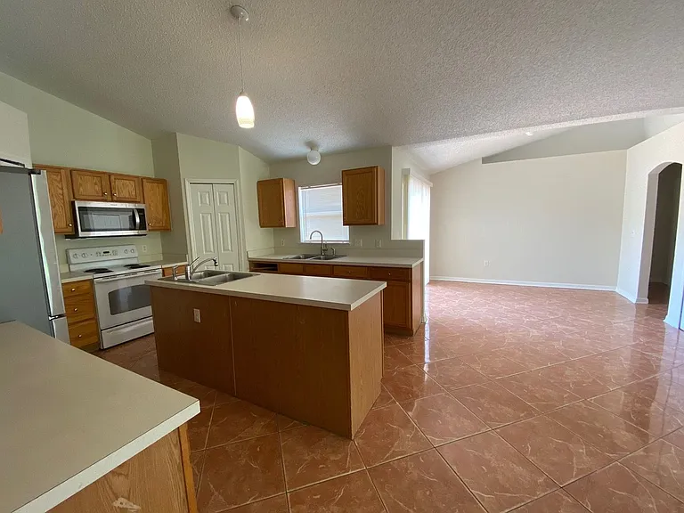 8846 104th Ave — Photo 9