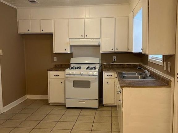 2nd image of 275 Myer Ave