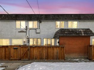 6147 W Buckthorn Rd NW #6, Calgary, AB T2K2Z2