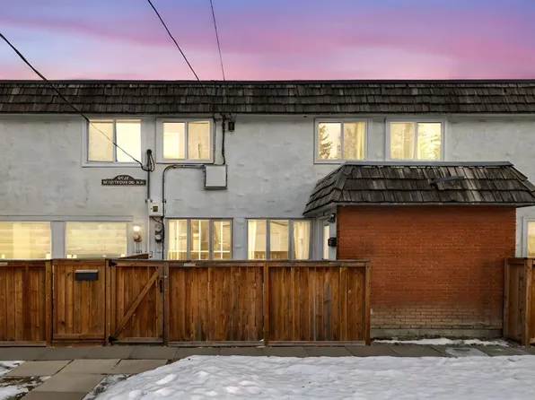 6147 W Buckthorn Rd NW #6, Calgary, AB T2K 2Z2